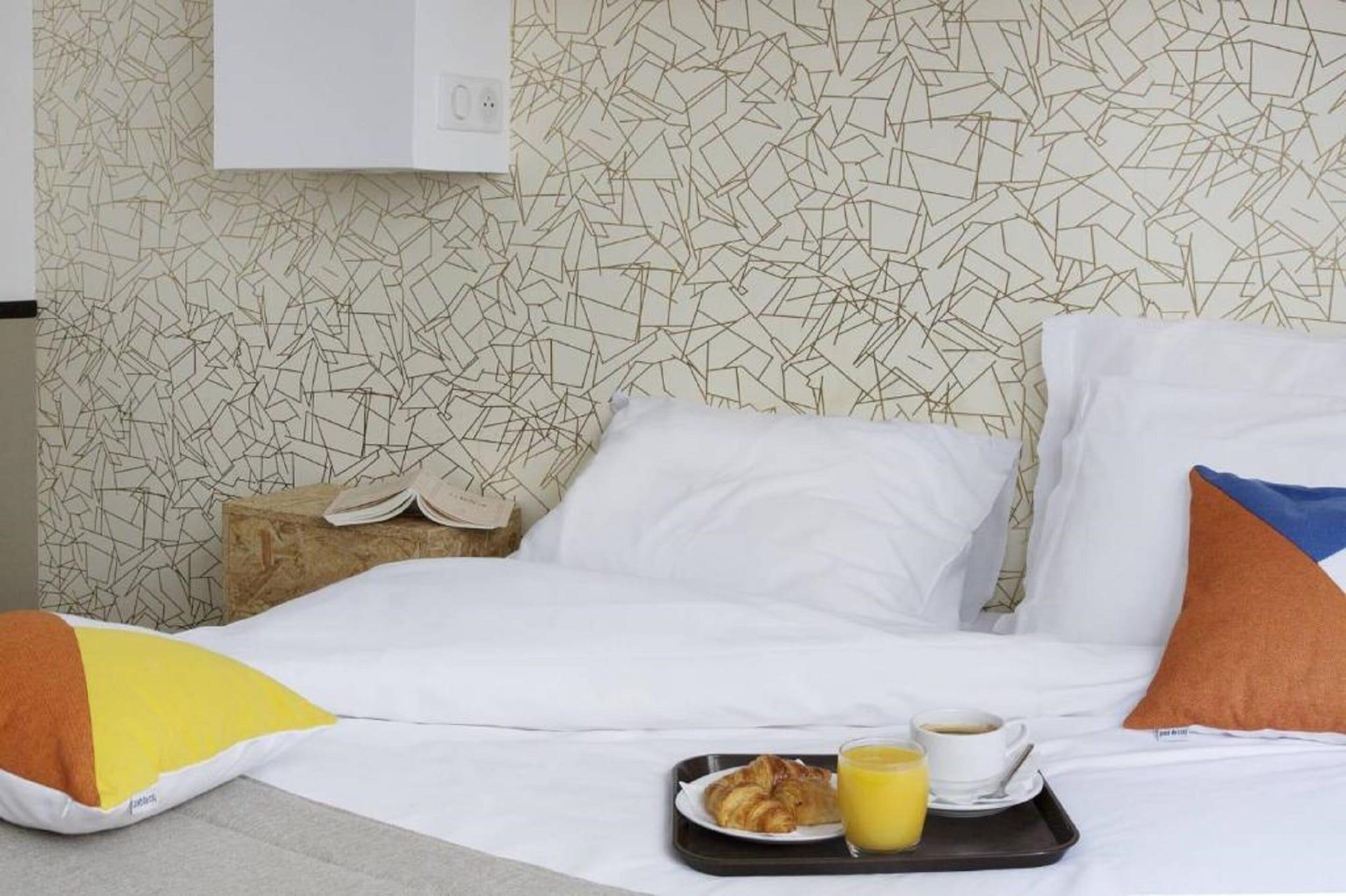 Hotel Izzy Issy-les-Moulineaux Buitenkant foto