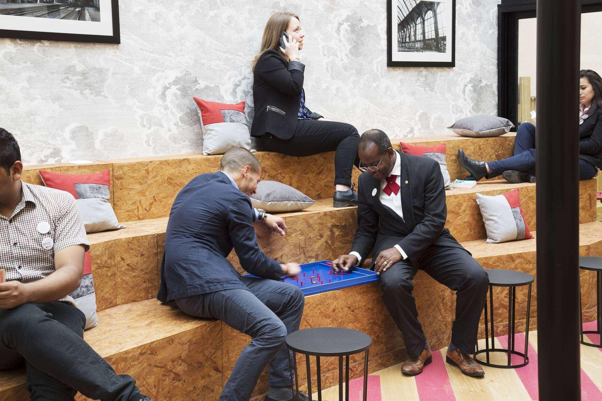 Hotel Izzy Issy-les-Moulineaux Buitenkant foto