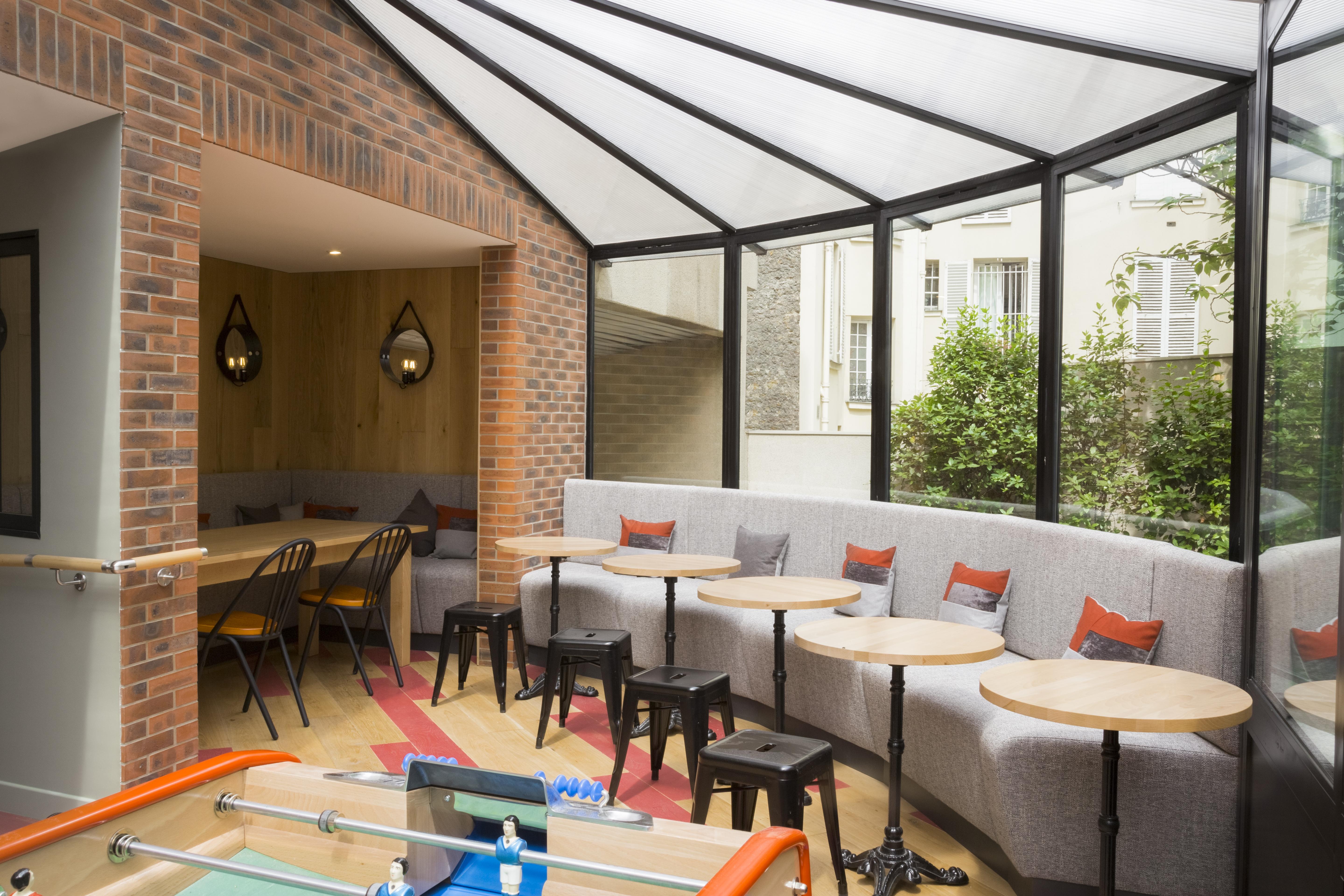 Hotel Izzy Issy-les-Moulineaux Buitenkant foto